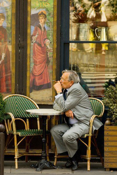 People Sitting At Table, Street Photography People, Life Drawing Reference, Shotting Photo, Photographie Portrait Inspiration, People Poses, Everyday People, Human Reference, Human Poses Reference