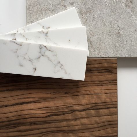 Bianco Drift (grey) Caesarstone, with walnut tone flooring and off white cabinets. Grey Wood Floors Kitchen, Grey Quartz Countertops, Quantum Quartz, Walnut Flooring, Walnut Vanity, Kitchen Color Palettes, White Wood Kitchens, Off White Cabinets, Black Fixtures