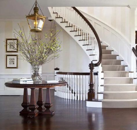 16 Elegant Traditional Staircase Designs That Will Amaze You Colonial House Staircase, Center Hall Colonial Staircase, Timeless Staircase, Curved Staircase Foyer Entryway, Classic Staircase Design, Double Staircase Foyer, Classic Stairs Design, Grand Staircase Entrance, Curved Staircase Foyer