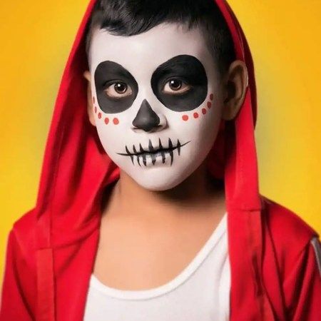 Maquillajes de Halloween para niños y niñas: Coco Coco Face Paint Kids, Skeleton Face Paint Kids, Halloween Makeup Kids Easy, Kid Halloween Makeup, Easy Face Paint Halloween, Catrina Makeup Kids, Pintura Facial Halloween, Kids Halloween Face Paint, Skeleton Face Paint Easy