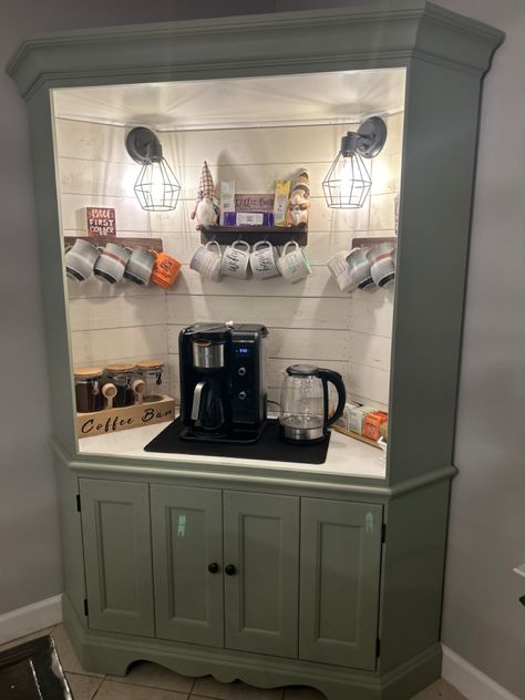 Bars Ideas, Coffee Mornings, Coffee Inspiration, Space Coffee, Coffee Cabinet, Coffee Bar Station, Diy Coffee Bar, Farmhouse Coffee Bar, Coffee Bar Design