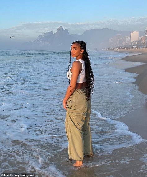 Lori Harvey Beach, On The Beach With Friends, Miss Brazil, Beach Outfits Women Vacation, Trip To Brazil, City Fashion Photography, The Beach With Friends, Casual Vacation Outfits, Beach With Friends