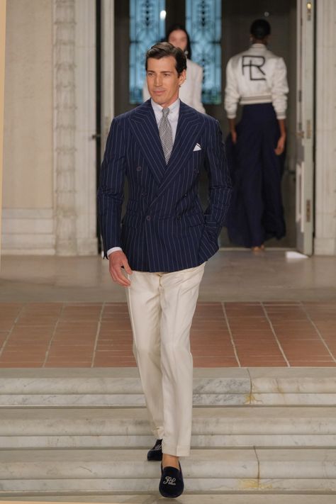 Ralph Lauren RTW Spring 2023 [PHOTOS] – WWD Men Suit And Tie Outfits, Men's Suit Fashion, Suit Men Aesthetic, Vintage Suits For Men, Summer Suit Men, Classic Suits For Men, Classy Suits Men, Mens Fashion Formal, Suit Outfit Men