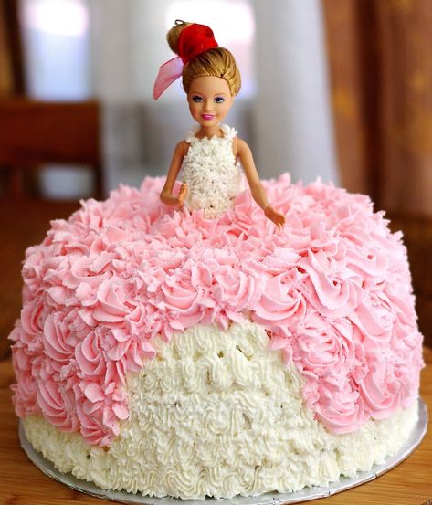 27+ Awesome Picture of Barbie Birthday Cakes - entitlementtrap.com Princes Cake, Barbie Cake Designs, Doll Cake Designs, Princess Doll Cake, Barbie Bday, Barbie Doll Birthday Cake, Doll Birthday Cake, Barbie Birthday Cake, Barbie Doll Cakes