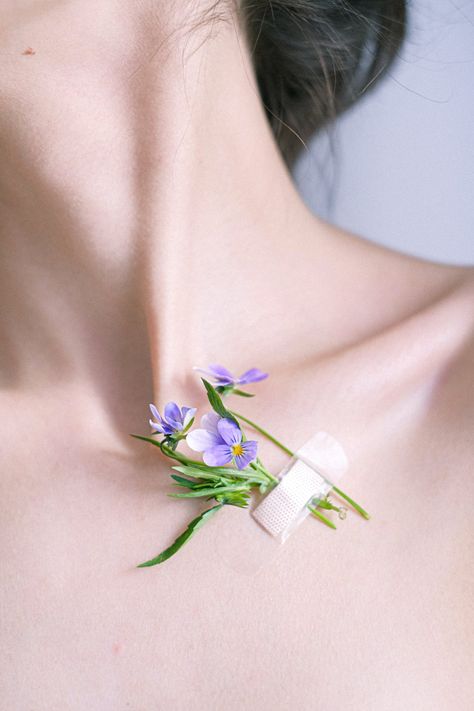 Flowers On Chest Photography, Flowers On Hand Photography, Hand With Flower Photography, Person Smelling Flower, Flower In Mouth, Female Body Photography, Body Covered In Flowers Photoshoot, Blue Pansy, White Textile