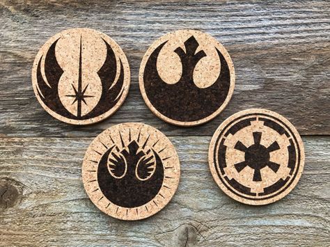 Star Wars Emblem Coasters Gift Decor Laser Burned Cork Coaster Set of 4 Star Wars Coasters, Gifts For Star Wars Fans, New Jedi Order, Star Wars Kitchen, Ideas For Father's Day, Pallet Coasters, Star Wars Wedding, Laser Engraved Ideas, Cork Material