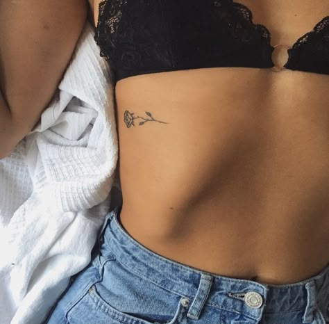 Dainty Feminine Tattoos Classy, Rob Tattoo Women, Tattoo Hips Women, Intimate Tattoos For Women, Rib Cage Tattoos For Women, Small Rib Tattoos, Modele Fitness, Petite Tattoos, Bff Tattoos