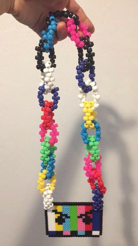 Barely Alive Perler, Kandi Chain, Scene Kandi, Kandi Inspo, Diy Kandi Bracelets, Pony Bead Crafts, Diy Kandi, Kandi Kid, Candy Bracelet