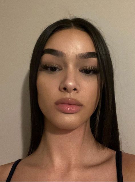 Makeup Art Simple, Natural Baddie Makeup, Baddie Face, Makeup Inspo Natural, Makeup Baddie, Slim Face, Latina Makeup, Dream Goals, Makeup Tut