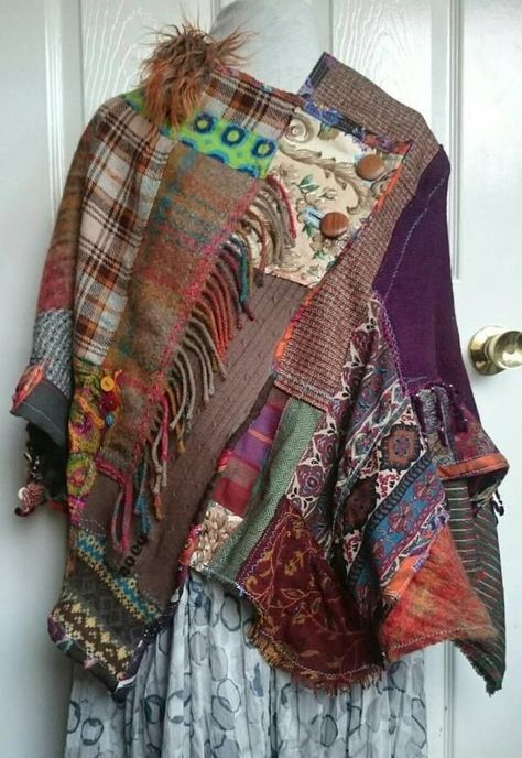 Vetement Hippie Chic, Patchwork Poncho, Patchwork Clothes, Boho Mode, Clothing Winter, Plaid Poncho, Poncho Wrap, Repurposed Clothing, Altered Couture