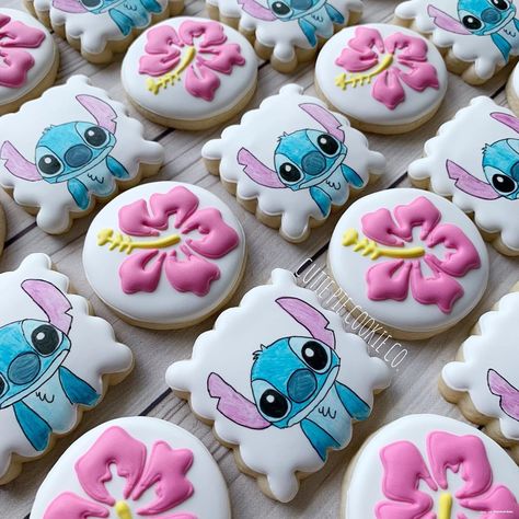 Disney Stitch Cookies Decorated, Stitch Birthday Cake Pops, Stitch And Angel Gender Reveal Cookies, Stitch Dessert Ideas, Lilo And Stitch Decorated Cookies, Stitch And Angel Cake Pops, Stitch And Angel Cookies Decorated, Stitch Cookies Royal Icing, Lilo And Stitch Sugar Cookies