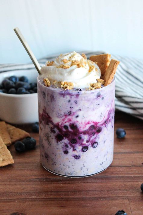 Blueberry Cheesecake Overnight Oats Blueberry Cheesecake Overnight Oats, Overnight Oats High Protein, Cheesecake Overnight Oats, High Protein High Fiber, High Fiber Breakfast, Protein Overnight Oats, Oat Recipes Healthy, Overnight Oats Recipe Healthy, Protein Recipes