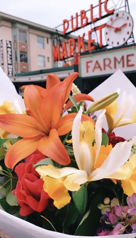 Seattle Nature Aesthetic, Pike Place Market Flowers, Seattle Flower Market, Pike Place Market Seattle Photography, Seattle Farmers Market, Public Market Seattle, Vibe Board, Seattle Pike Place Market, Market Flowers