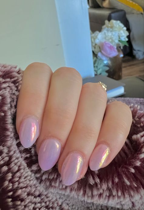 Light Purple Iridescent Nails, Sns Almond Nails, Hoco Nails Purple, Summer Short Almond Nails, Irridecent Design Nails, Light Purple Chrome Nails, Chrome Nails Purple, Light Nail Colors, Opalescent Nails