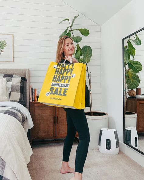 The Nordstrom Anniversary Sale 2022 will be here before we know it! Today I'm sharing all my top picks from the preview that dropped today! Man Purse, Dress Home, Nordstrom Anniversary Sale, Anniversary Sale, Happy Anniversary, Fashion Bloggers, Fourth Of July, Baby Accessories, Aesthetic Wallpapers