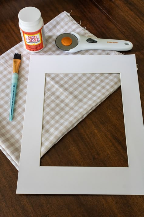 Diy Fabric Frame, Fabric In Frame, Diy Matted Frame, Diy Picture Matting, Framing Wallpaper As Art, Fabric Picture Frames, Free Botanical Prints, Puzzle Decor, Simple Decorating