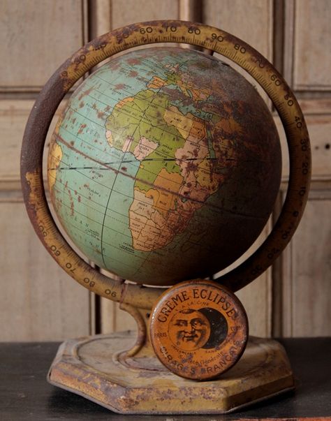 . Old Globe, Globe Vintage, Vintage Auto's, World Globes, Map Globe, World Globe, We Are The World, Old Maps, Vintage Maps