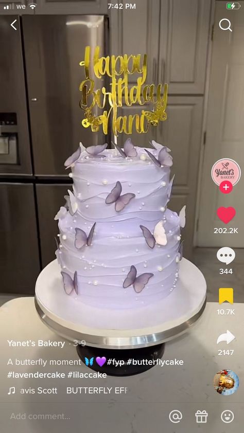 Buterfluffy Birthday Cake, Lavender Aesthetic Birthday Party, Aesthetic Two Tier Cake, 18th Birthday Cake 2 Layers, Two Tier 18th Birthday Cake, 3 Teir Cakes Ideas, 2 Teir Birthday Cake Ideas, Cake Ideas For 12th Birthday Girl, 18th Birthday Cake 2 Tier