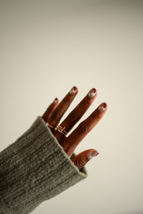 Fendi ring / nail art / dark skin nail art Black Skin Nail Art, Nails Inspo Dark Skin, Nail Art Dark Skin, Fendi Ring, Fingerless Gloves, Arm Warmers, Nail Inspo, Fendi, Nail Art