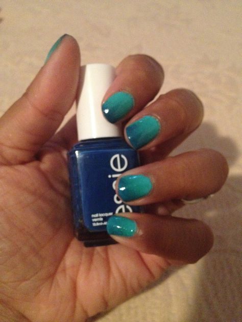 Teal / navy ombre Teal Blue Ombre Nails, Navy And Green Nails, Blue And Teal Nails, Teal Ombre Nails, Dark Turquoise Nails, Teal Green Nails, Nail Art Teal, Turquoise Nail Art, Nails 23