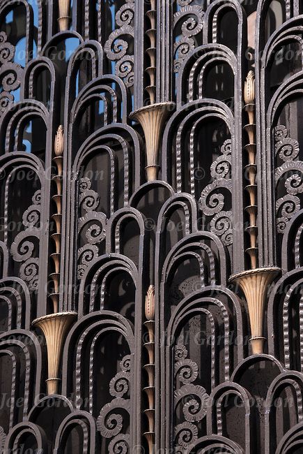 Joel Gordon Photography.   Madison Belmont building in Manhattan, New York City,   built in 1924-25 .  The ironwork is by Edgar Brandt. Arte Art Deco, Art Deco Door, Art Deco Inspiration, Motif Art Deco, Lan Can, Art Deco Buildings, Art Deco Architecture, Style Deco, Estilo Art Deco