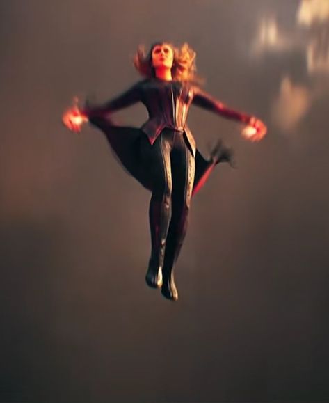 Wanda Maximoff Flying, Wanda Vision, Lizzie Olsen, Wanda And Vision, Wanda Maximoff, Elizabeth Olsen, Aesthetic Collage, Scarlet Witch, Doctor Strange