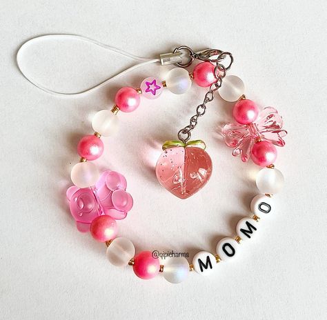 bracelet accessoire de téléphone phone accessories for once twice fan handmade cute y2k beaded chain momo stan peach Twice Momo, Phone Chain, Cute Phone, Chain Bracelet, Elastic, Bracelet, Instagram Photos, Photo And Video, Instagram Photo