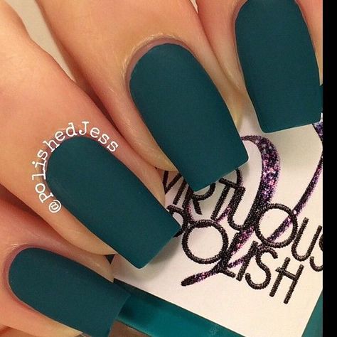 Green matte nails pinterest//griselxo Dark Nail Designs, Green Nail Art, Green Nail, Her Nails, Super Nails, Dark Nails, Pedicures, Nail Arts, Matte Nails