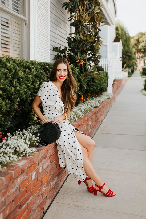 A black and white polka dot dress with black circular straw bag. | M Loves M @marmar White Polka Dot Dress Outfit, Polka Dot Dress Outfit, Wrap Dress Outfit, Fashion Designer Aesthetics, Spotty Dress, Midi Dress Outfit, Glamorous Fashion, Polka Dots Outfit, White Polka Dot Dress