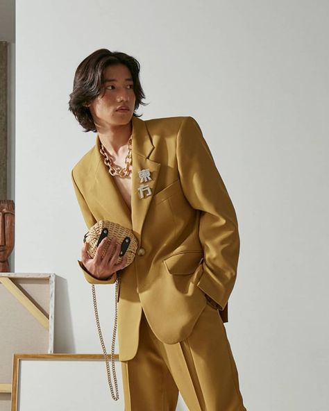 Copping Zone’s Instagram profile post: “GOLDEN SUIT JACKET ⁣ @mixseven_ 👈🏻🌹” Golden Suit, Golden Outfit, Afro Punk Fashion, Monochromatic Fashion, Yellow Suit, Wedding Outfit Men, Menswear Runway, Fancy Dress Up, 70s Outfits