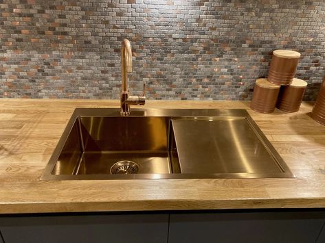 Old English Manor, Brass Kitchen Sink, Gold Cabinet Handles, Rose Gold Kitchen, Top Mount Kitchen Sink, Gold Taps, Black Bench, Sink Sizes, Glass Sink