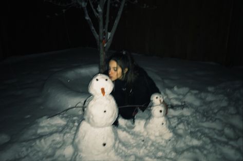 #winter #canada #snowman #snow #cute #aesthetic #tumblr Winter Outfits Aesthetic Snow, Cool Winter Aesthetic, Winter Film Photography, Snow Day Movie, Snow Film, Snowman Aesthetic, Sia Songs, Winter Canada, Bird Set Free