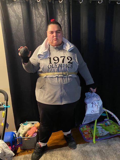 I love the movie Matilda and this Halloween I decided to dress up as Miss Trunchbull ❤️❣️ I used an onion bag and spray painted it and got Styrofoam balls for Shotputs. Miss Trunchbull Costume, Trunchbull Costume, Miss Trunchbull, 1972 Olympics, Matilda, Costume Ideas, The Movie, I Decided, Halloween Costume