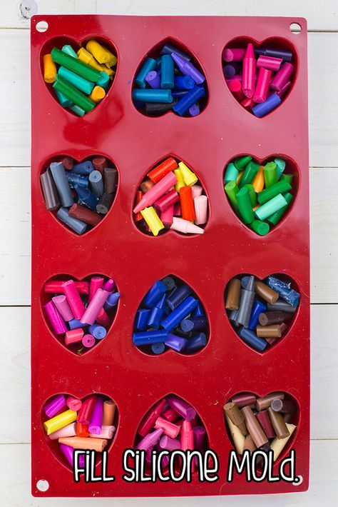 Melted Crayon Heart Valentine, Baking Crayons Into Molds, Crayon Diy Crafts, Broken Crayon Crafts For Kids, Silicone Heart Mold Ideas, Melted Crayon Molds, Molded Crayons, Crayon Ideas, Melted Crayon Heart