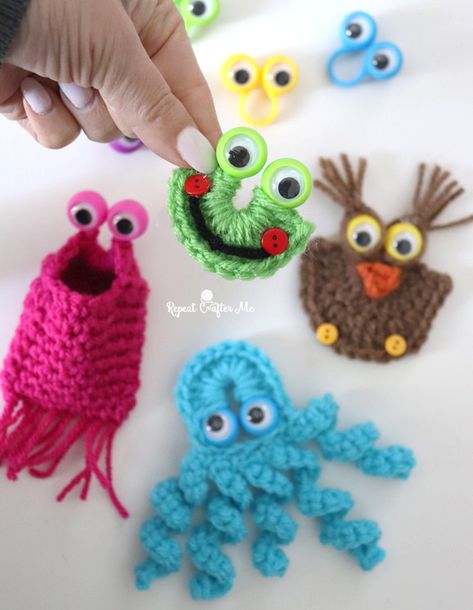 Crochet Googly Eye Finger Puppet Characters - Repeat Crafter Me Googly Eye Crafts, Crochet Zig Zag, Crocheting Amigurumi, Finger Puppet Patterns, Repeat Crafter Me, Yip Yip, Puppet Patterns, Crocheted Toys, Crochet Octopus