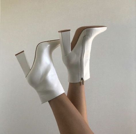 Heels Aesthetic, Dr Shoes, Aesthetic Shoes, Shoe Inspo, Swag Shoes, White Boots, Mode Inspo, Boots Fall, Pretty Shoes