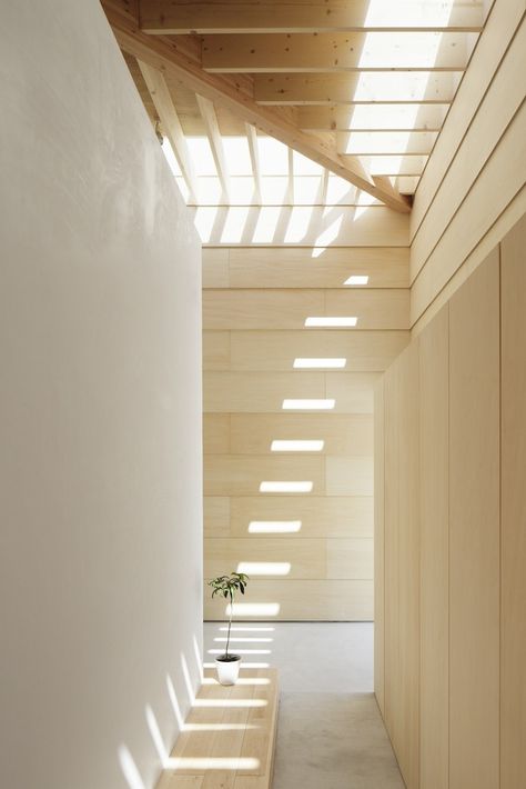 Light Walls House / mA-style Architects - Location: Toyokawa, Aichi Prefecture, Japan Japanese Minimalist Home, Natural Lighting Design, Light Walls, Blitz Design, Lighting Design Inspiration, Japanese Minimalist, Minimalist Dekor, Interior Minimalista, Minimalist House Design