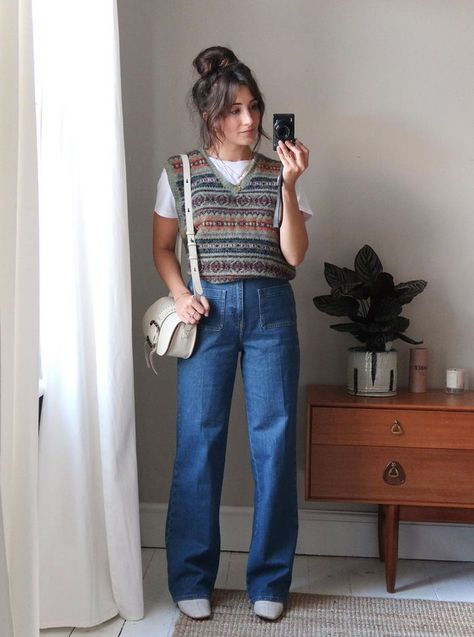 21 New Denim Outfit Ideas for 2021 | Who What Wear UK Outfits To Copy, Denim Outfits, Market Stall, Love Jeans, Cooler Look, Vintage Market, Mode Inspo, Look Vintage, Outfit Inspo Fall