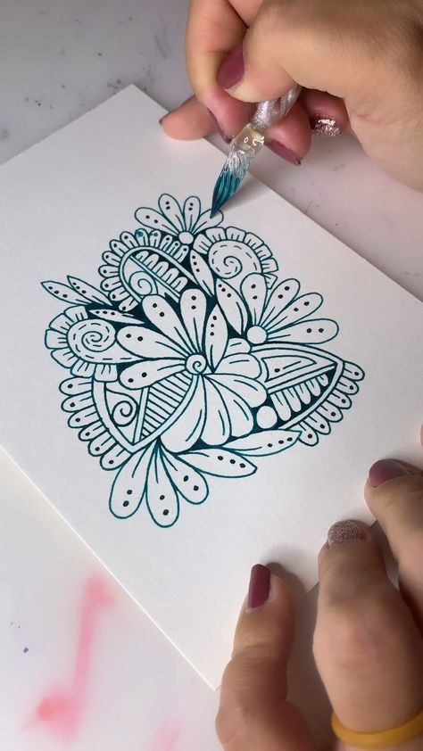 shinedesignblossom on Instagram: Drawing zen doodle with a glass pen✍️ . Art supplies: - a glass pen - India ink - @cansonpaper mixed media paper (You can find all the art… Glass Pen Drawing, Glass Pen Art, Pen Lettering, Glass Pen, Ink Pen Art, Instagram Drawing, Glitter Pens, Dip Pen, India Ink