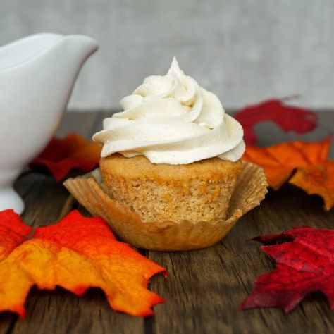 Maple Buttercream Frosting - Mountainside Bakery Maple Buttercream Frosting Recipe, Maple Frosting Recipe, Cupcakes With Marshmallow Frosting, Maple Buttercream Frosting, Maple Buttercream, Caramel Pumpkin, Recipe For Fall, Make Chocolate Chip Cookies, Marshmallow Frosting