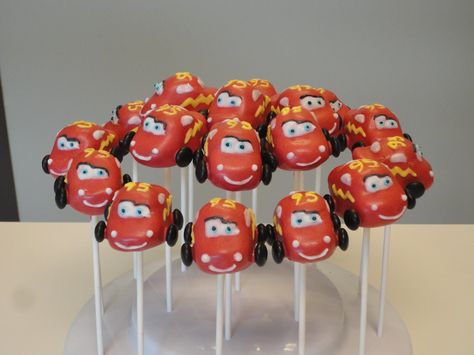 Disney Cars Cake Pops Disney Party Foods, Cars Cake Pops, Disney Cake Pops, Car Cakes For Boys, Disney Cars Cake, Lightning Mcqueen Cake, Cars (disney) Party, Cake Pop Tutorial, Mcqueen Cake