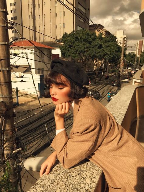 Beret Photoshoot, Long Layer Bob, Chic Bob Hairstyles, Layer Bob, Hair Beret, Chic Bob, Long Layer, Hair In The Wind, Beret Style