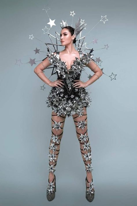 Ms Universe, Miss Universe Philippines, Unconventional Materials, Space Costumes, Tough Woman, Star Costume, Alien Costume, Look Festival, Space Fashion