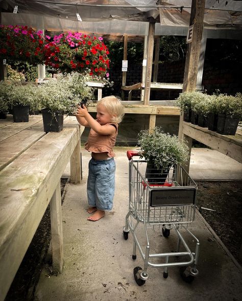 toddler shopping flowers, mini cart toddler, rylee and cru, toddler fashion , toddler outfits, toddler girl boho Toddler Girl Aesthetic, Boho Toddler Girl, Shopping Flowers, Boho Toddler, Baby Aesthetic, Rylee And Cru, Farmer Girl, Flower Photoshoot, Baby Style