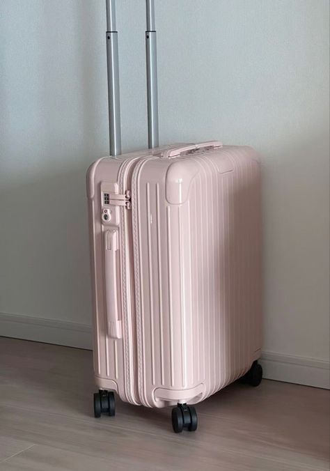 not mine Suite Cases Travel Cute, Suitcase Pink Aesthetic, Pink Suitcase Set, Cute Suitcases Aesthetic, Cute Travel Suitcases, Cute Pink Suitcase, Girly Suitcases, Malas Aesthetic, Pink Suitcase Aesthetic