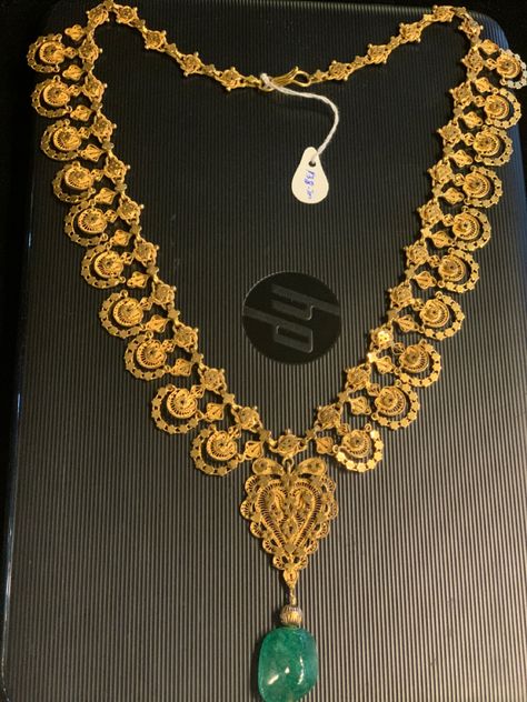 Indian Old Jewelry, Old Style Gold Jewellery Indian, Ranihaar Gold Indian Jewelry, Old Gold Jewelry Indian, Gold Neckles, Gold Indian Jewelry, Kerala Jewellery, Turkish Jewellery, Gold Jewels Design