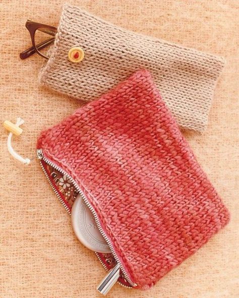 32 Easy Knitted Gifts - Knit Pouches - Last Minute Knitted Gifts, Best Knitted Gifts For Anyone, Easy Knitted Gifts To Make, Knitted Gifts For Friends, Easy Knitting Patterns For Beginners, Quick And Easy Knitted Gifts http://diyjoy.com/easy-knitted-gifts Knitted Purses, Diy Sy, Knit Purse, Handmade Gifts For Her, Easy Knitting Patterns, Knitting Gift, Sewing Gifts, Knitting Accessories, Sewing For Beginners