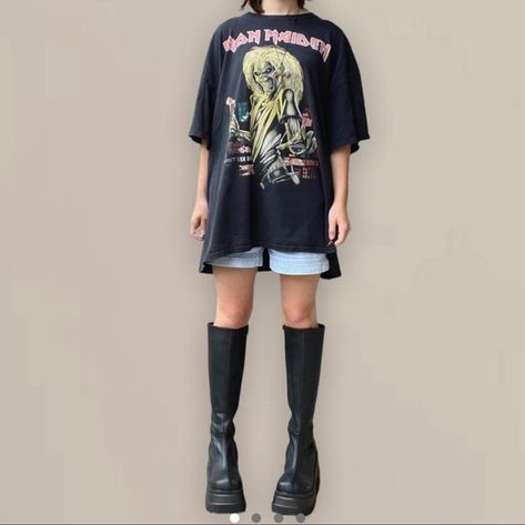 Big T-shirt Outfit, Shorts and Boots Outfit Big T Shirt Outfits, Baggy Tshirt, Big Tshirt, Big Shirt, Tshirt Outfits, Short Boots, Boots Outfit, Shirt Outfit, Tshirt Dress