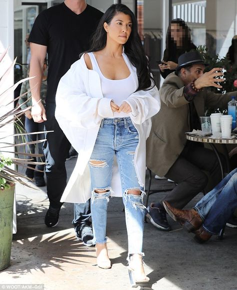 Kopy Kourtney in a bodysuit by House of CB #DailyMail White Bodysuit Outfit, Ripped Jeans Ideas, Casual Ripped Jeans, White Tshirt Outfit, Ripped Jeans Casual, Kourtney Kardashian Style, Bodysuit Outfit, Kardashian Outfit, Stylish Summer Outfits