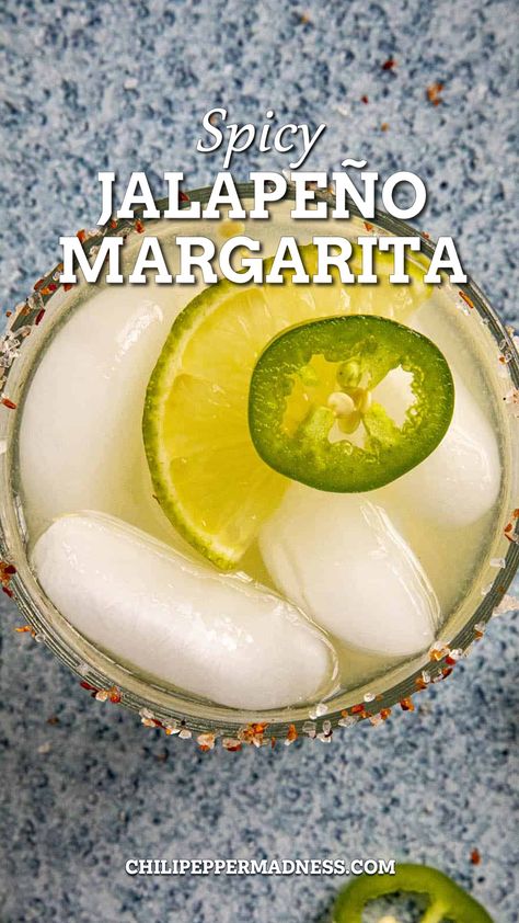 Spicy Jalapeño Margarita looking extremely inviting Jalepeno Martini Recipe, Jalapeno Drinks Vodka, Jalapeno Alcoholic Drinks, Jalapeno Drink Recipes, Jalapeno Cocktail Recipes, Jalapeño Margarita Recipes, Jalepeno Margarita Recipe, Spicy Jalapeno Margarita, Jalapeno Margarita Recipe